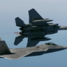 F-22 e F-15 USAF